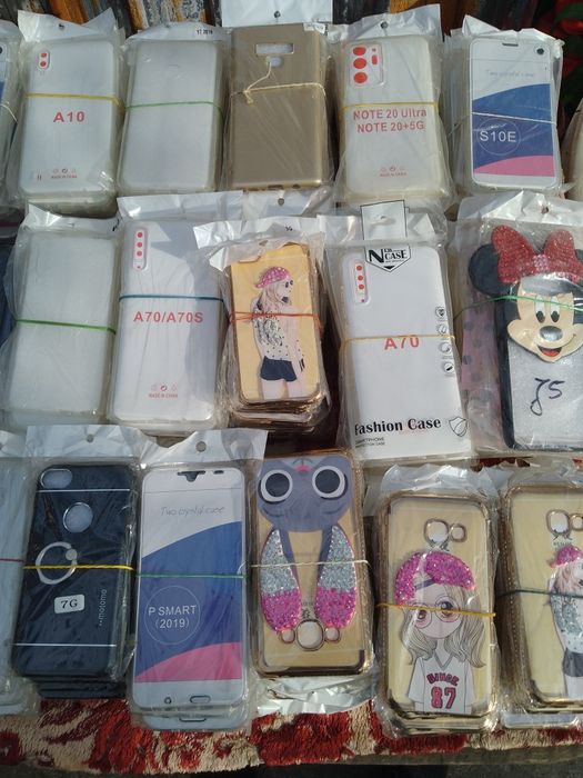 Huse telefoane la 50 bani