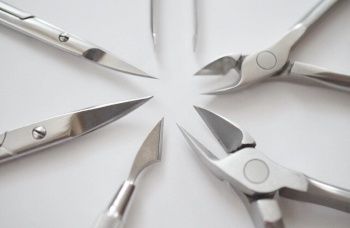 Заточка маникюрного инструмента. Заточка ножей и ножниц.