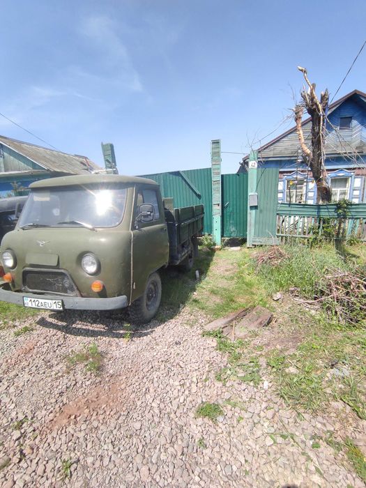 Продам УАЗ - 3303 бортовой