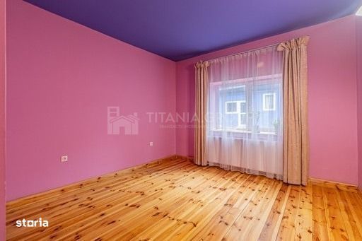 Vila in Poiana Brasov cu teren generos 1600mp, 2 corpuri de casa