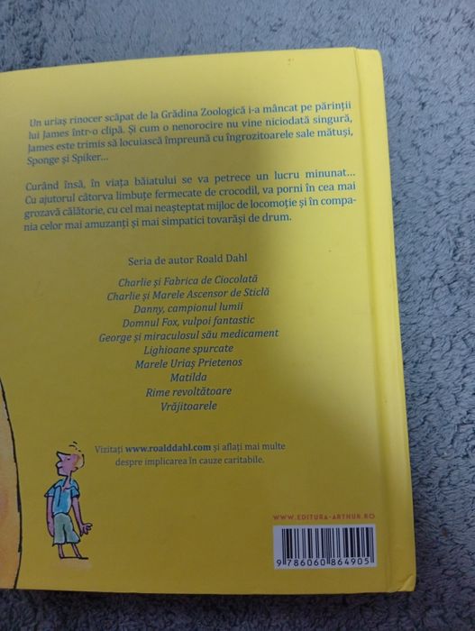 Carte adolescenți