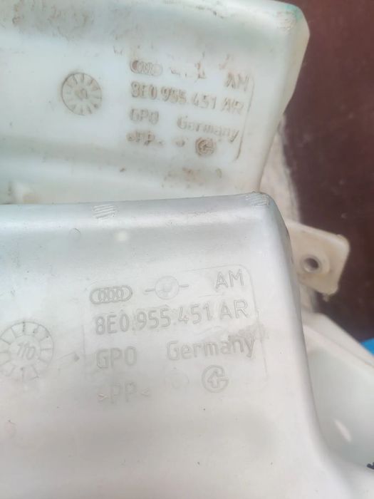 Vas lichid parbriz Seat Exeo Audi A4 8E0955451AR / 1K5955651