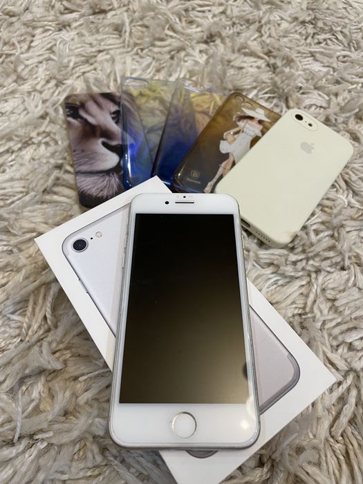 Продам Айфон 7