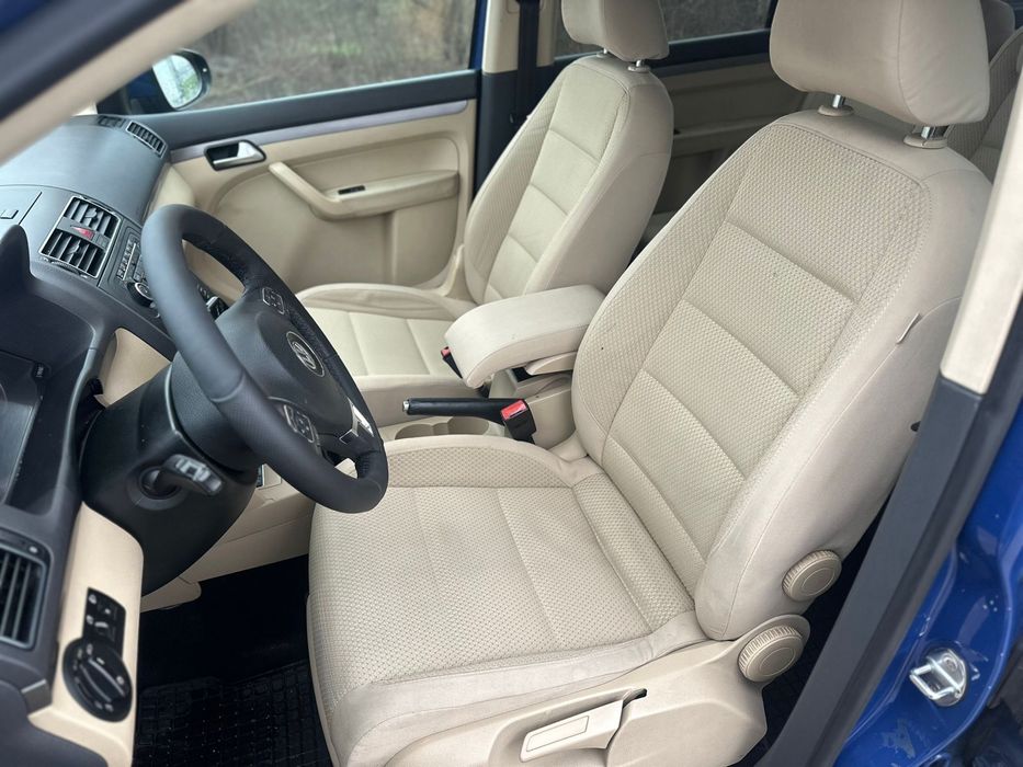 VW Touran// Alcantara crem // Navi + waze