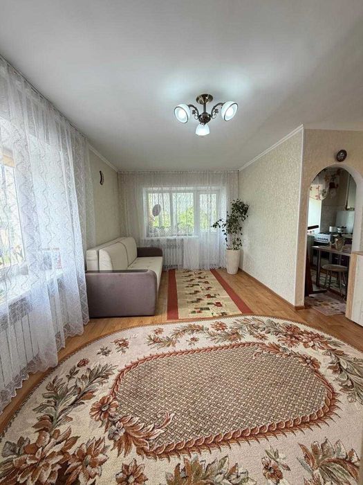 Продаётся 1 комнатная квартира, район остановки Юбилейная.