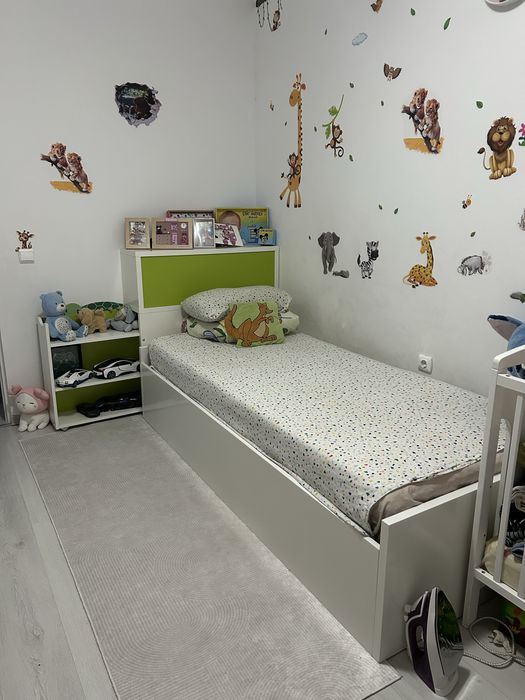 Pat 90/200 cm cu comoda si sertare