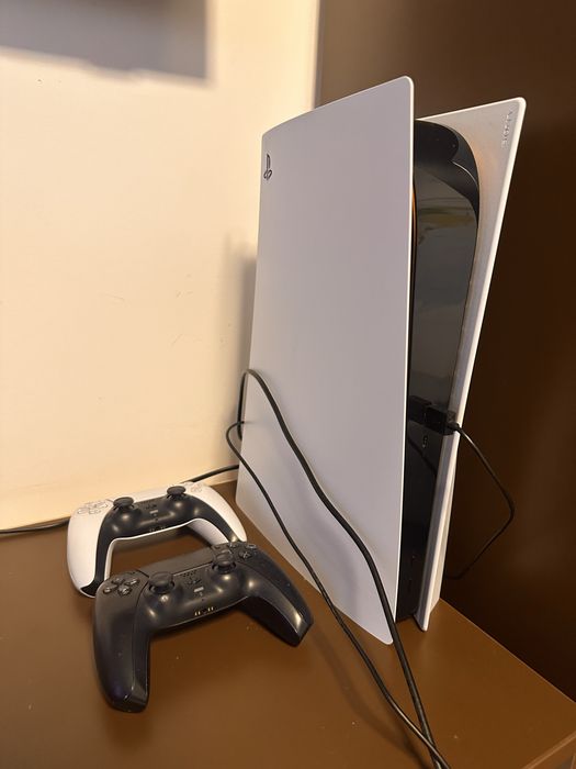Vând pachet : PS5 + VR2