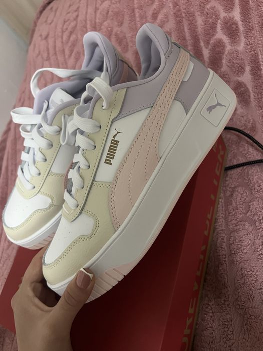 Продам оригинальные кроссовки