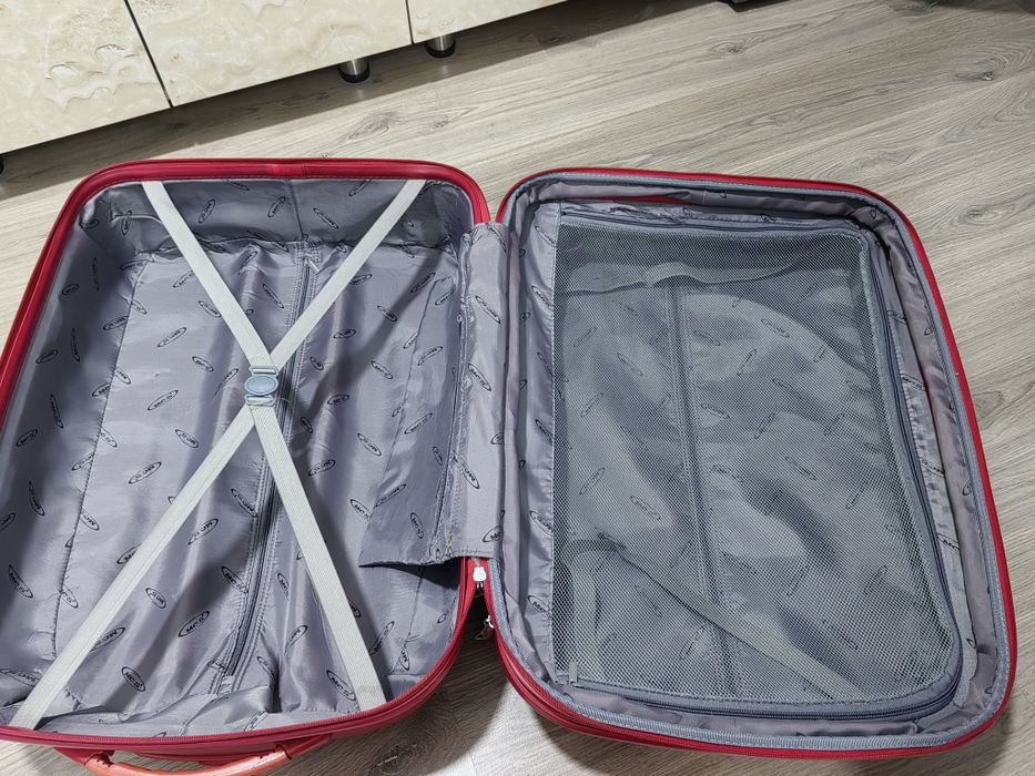 Продаётся чемодан