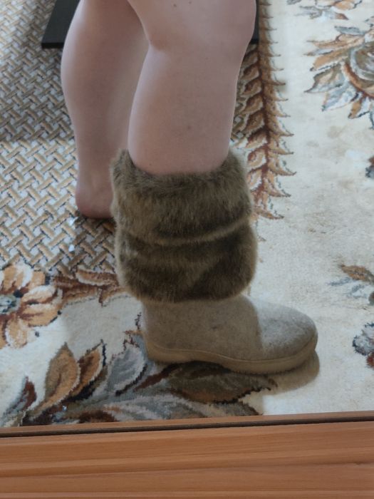 Продам женские унты