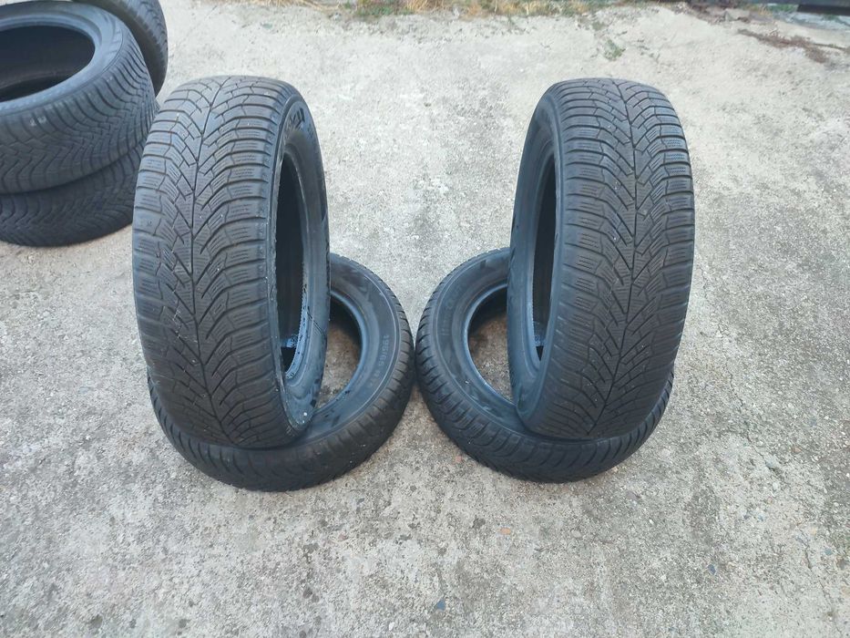 4 бр. 215/65/17 Зимни гуми Kumho