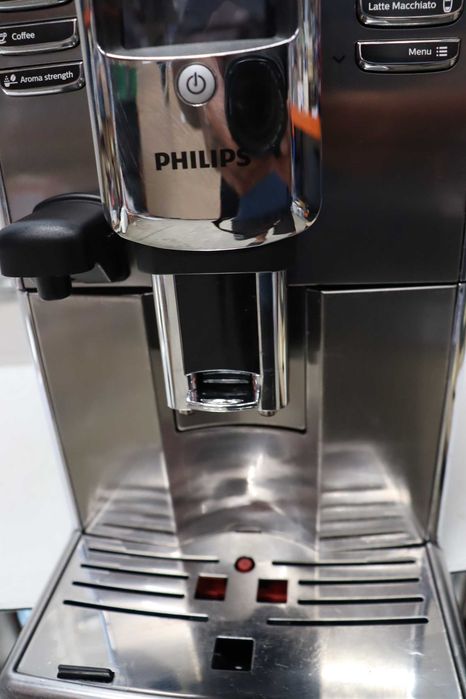 Кафеавтомат Saeco Incanto HD8917, Кафемашина, Cappuccino, Керамична мелачка, Авт. почистване, 15 Бара, 1.8л