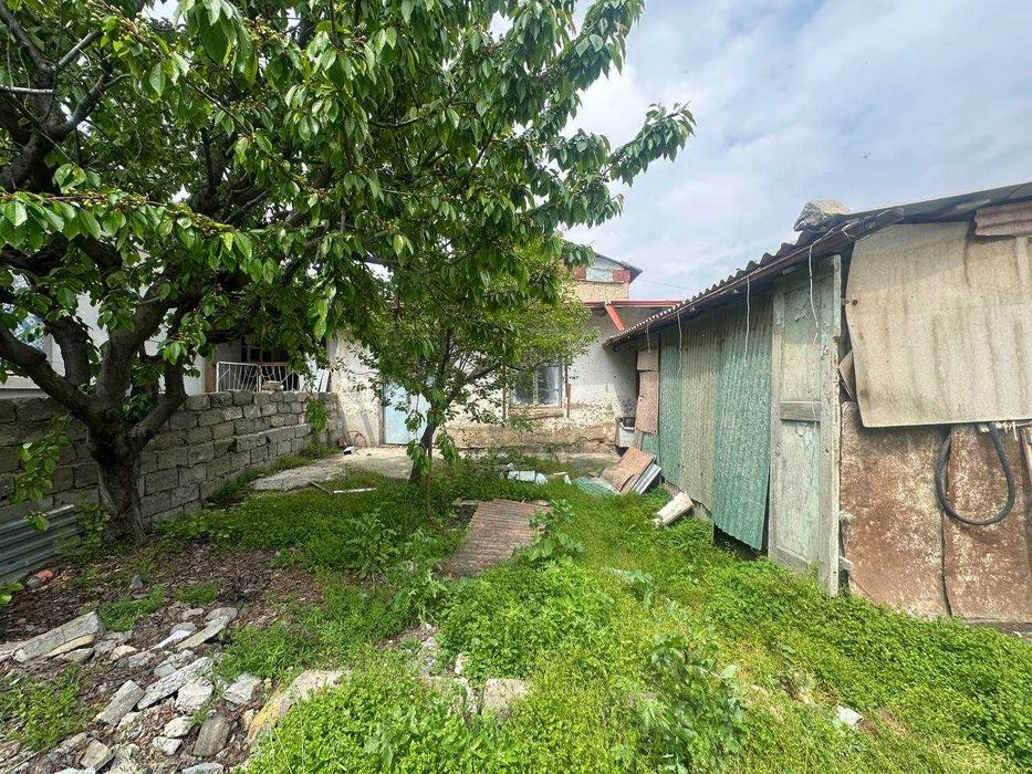 ПРОДАЁТСЯ земля под строительство 3,9 сотки в городе