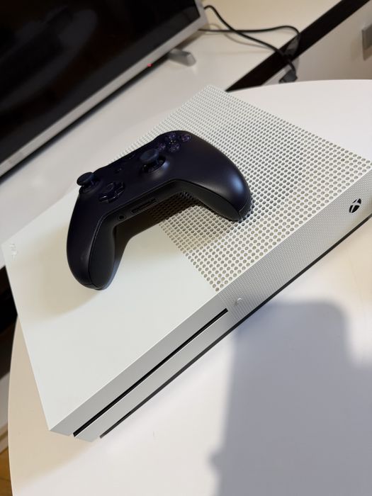 Xbox One S 781GB