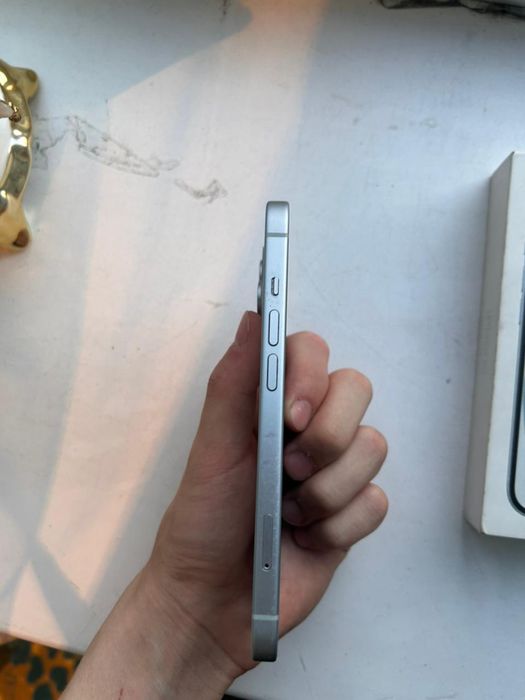 Iphone 15   128gb