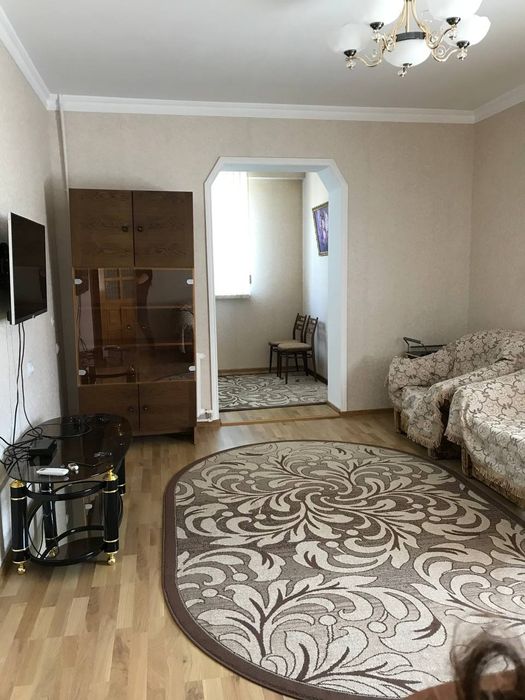 Госпитальная базар 2 комнатная около школы 70м²