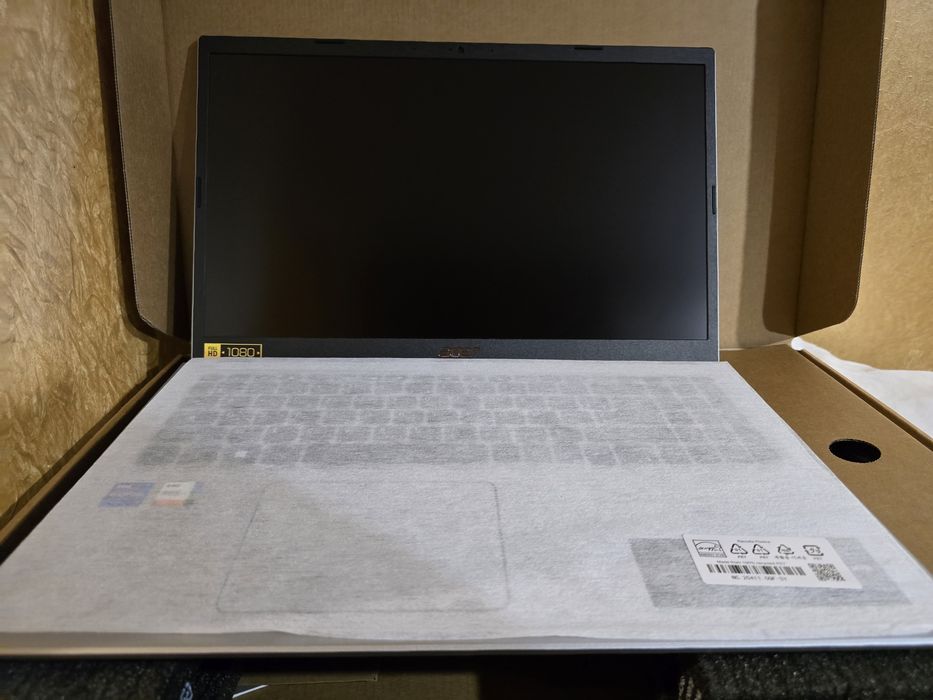 НОВ!!! Лаптоп Acer Aspire 3 A315-58-7122 с 15,6-инчов Full HD IPS екран (Intel Core i7-1165G7, 12 GB RAM,512 GB SSD,Windows 11)–AZERTY клавиатура,сив