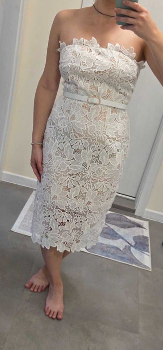 Бяла дантелена рокля М размер