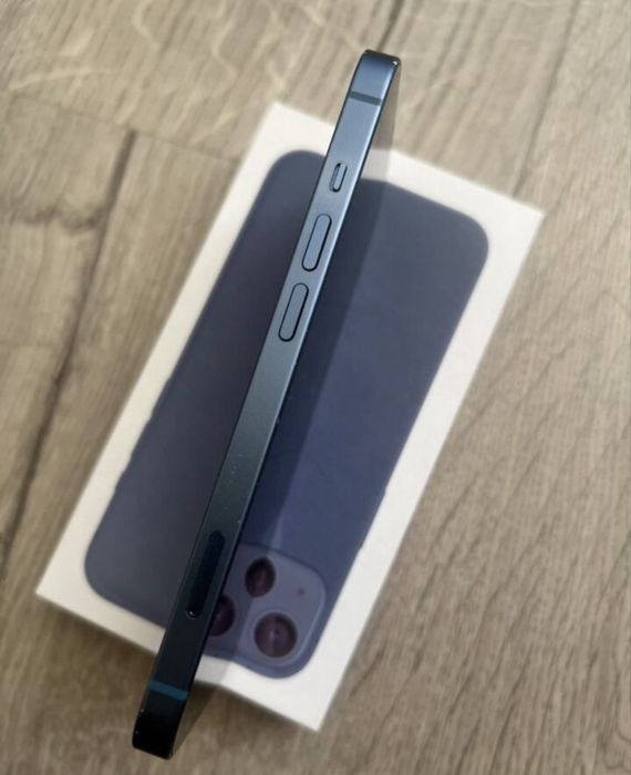 iPhone 13 128Gb с гарантией