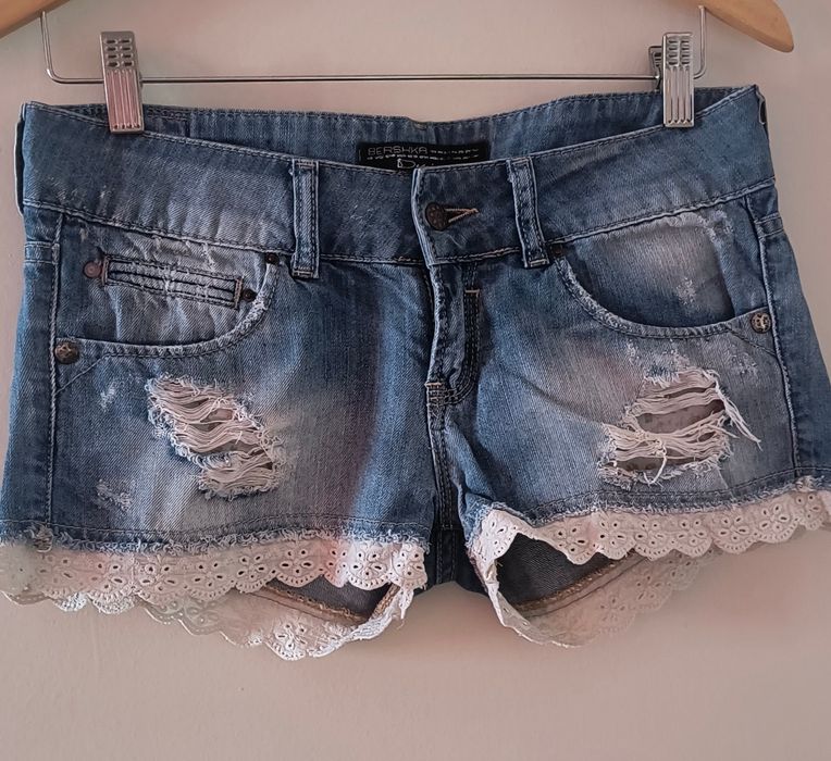 2 модела Bershka и един DenimCo къси дънкови панталонки