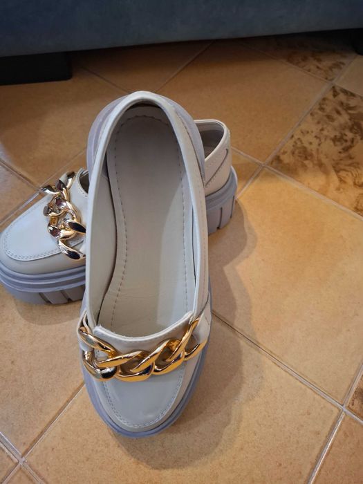 Обувки лоуфъри, естествена кожа номер 37 на фирма Мартини .,Чисто нови