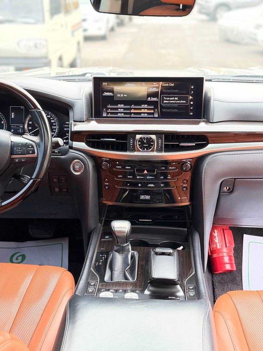 Sotuvda Lexus 570 avtomashinamiz