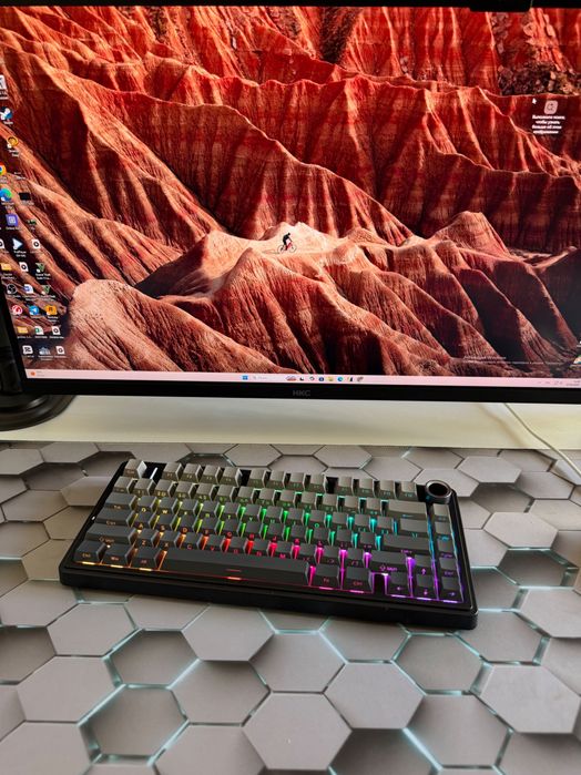 HKC 27 monitor, 300hz ideal holatda