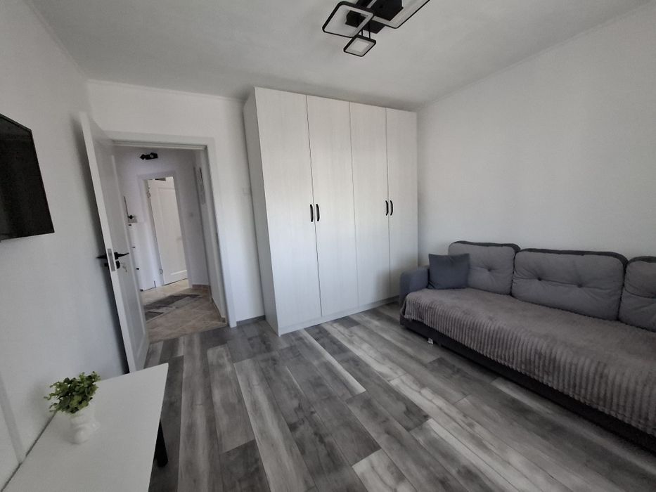 Apartament 2 camere , decomandat