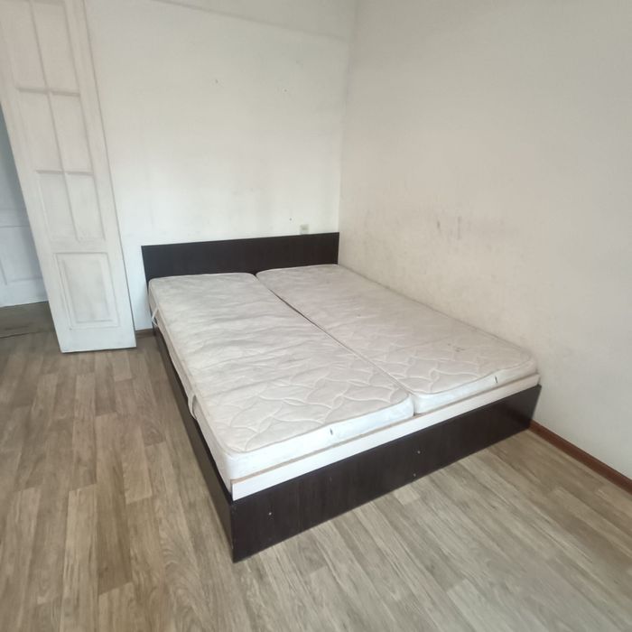 Продам двуспальную кровать