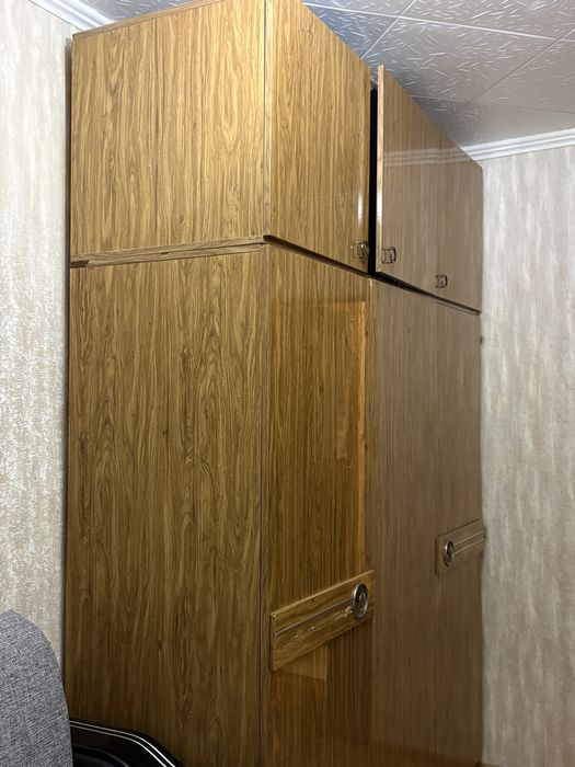 Отдам даром шкаф!