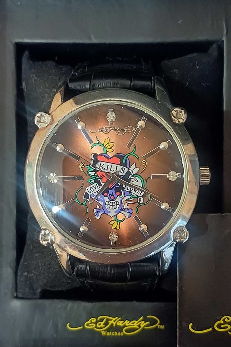 Наручные кварцевые часы бренда Ed Hardi