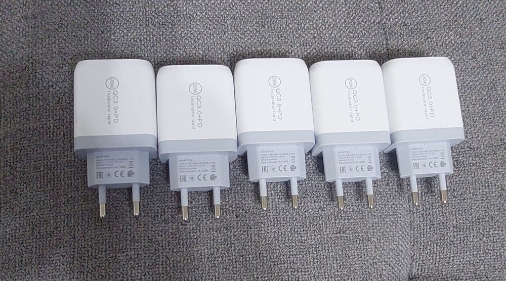 Vind Incarcator de retea,