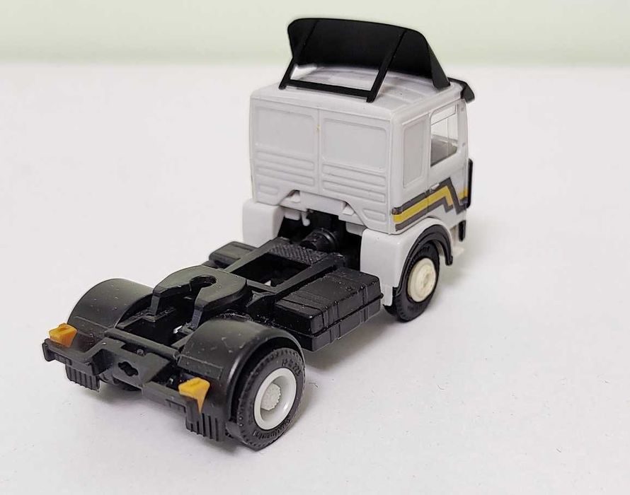 macheta camion cap tractor Roman Diesel Herpa scara 1:87 diorama H0