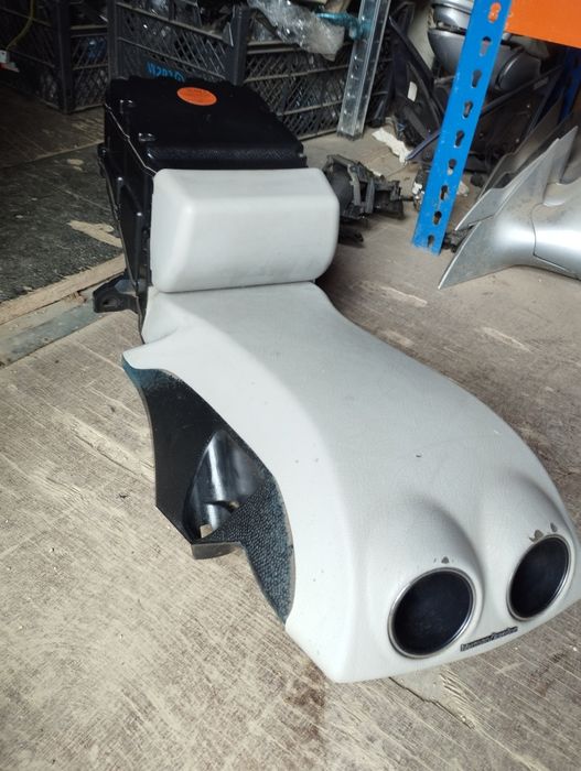 Задна централна конзола субуфер Harman/Kardon за Mercedes w209