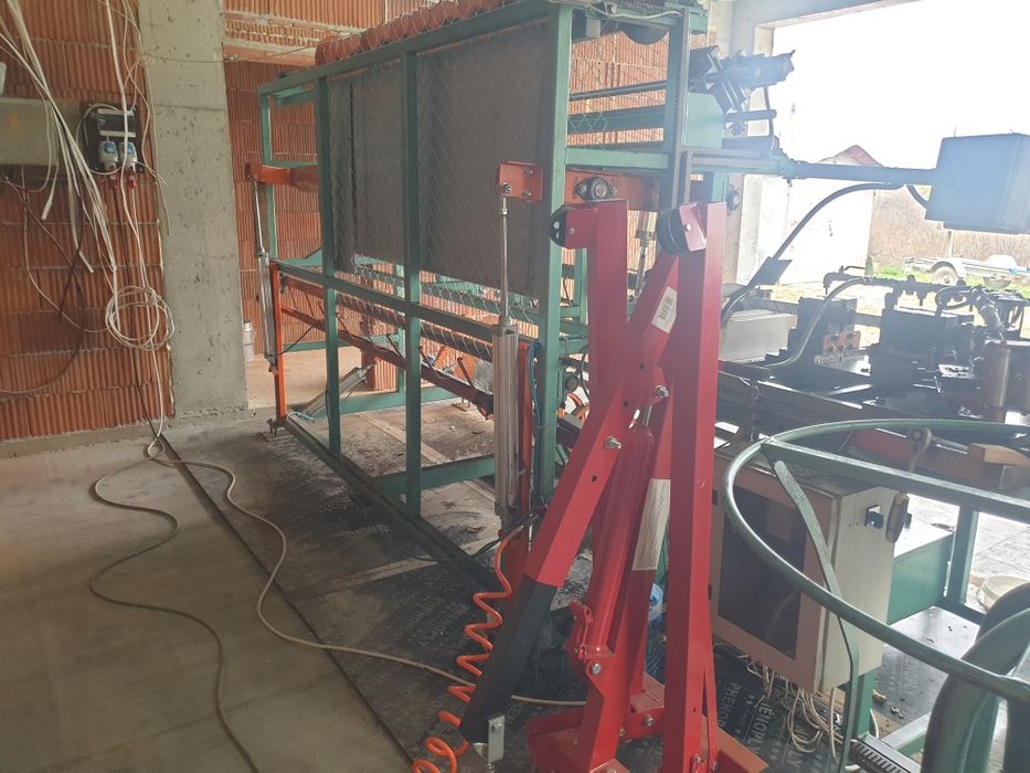 Машина за плетене на оградна мрежа