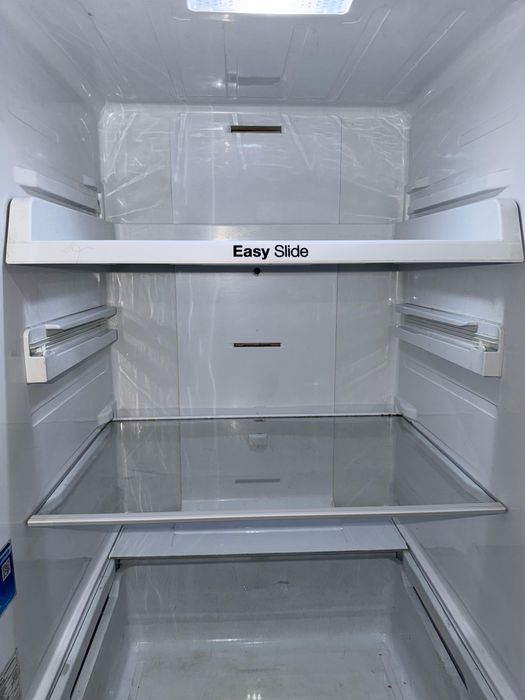 Холодильник Samsung