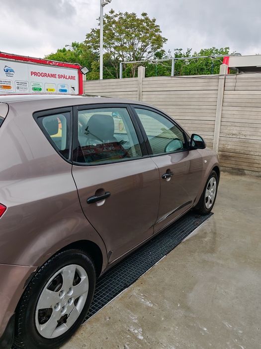 Vând: KIA Ceed 1.6 benzina 122 cp