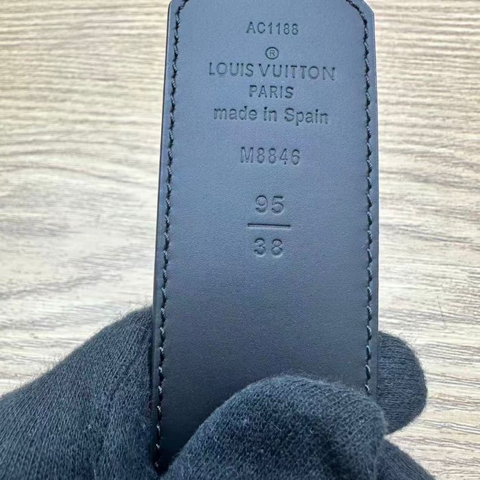 Curea LV neagră – ideală cadou de Crăciun