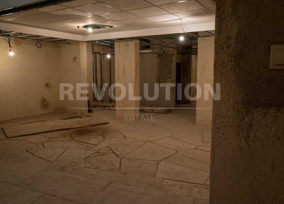 Продава се Офис в Варна, Гръцка махала - 213 кв.м за 1403 €/кв.м - Снимка #8