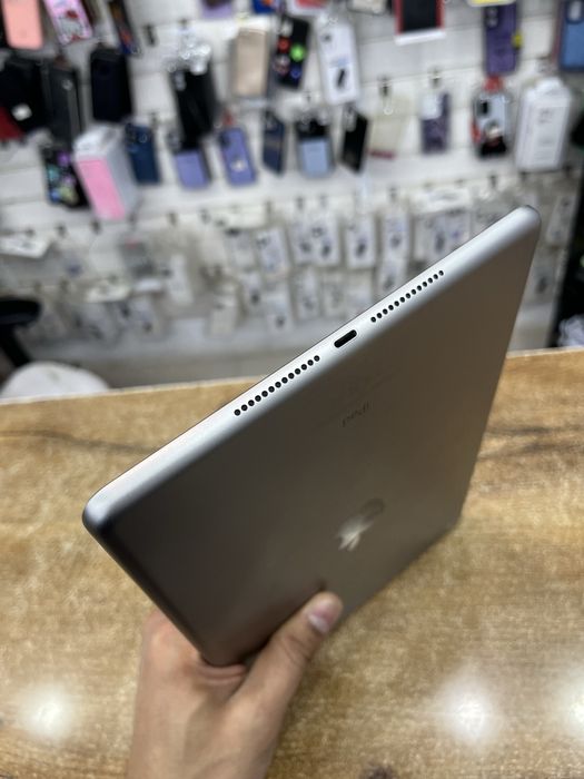 Планшет iPad 6 поколения