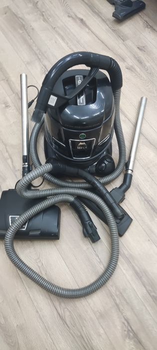 Пылесос     Hyla