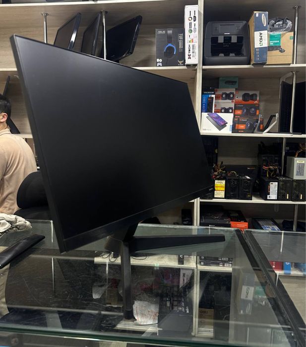 Samsung 24” 75hz  Holati zor   50$  2ta dona qoldi