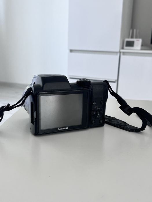 Vând aparat foto Samsung WB100