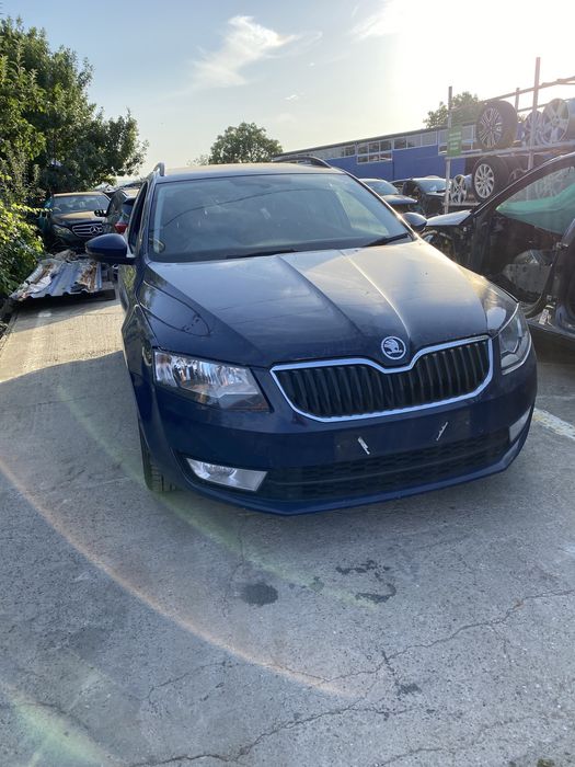 Bară față completă cu 6 senzori parcare  Skoda Octavia 3