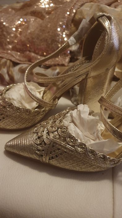 Нови луксозни обувки ,медно златисти ,златисти и брокатени.