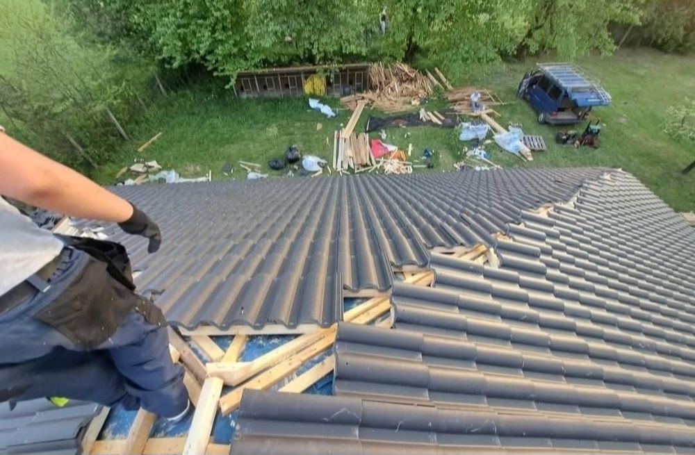 Acoperișuri,renovare și reparații