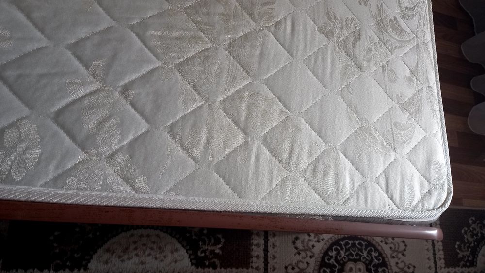 Кровать двуспальная