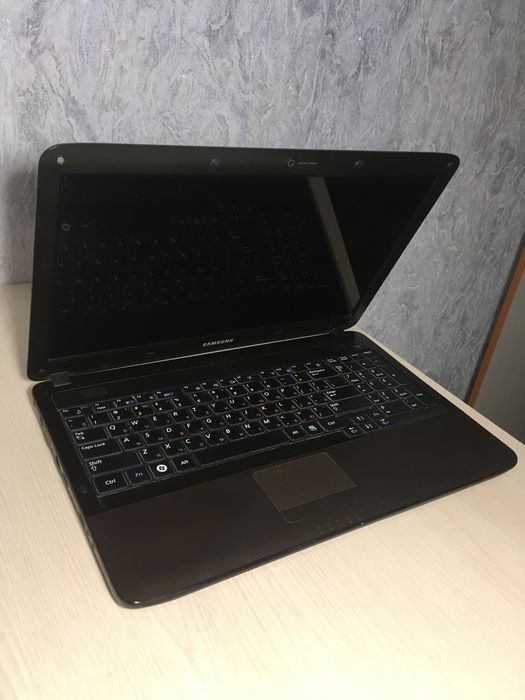 Ноутбук samsung r540