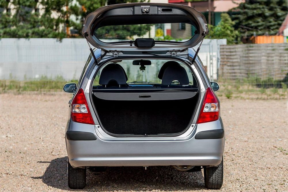 Щора за багажник за honda jazz (2001-2008)