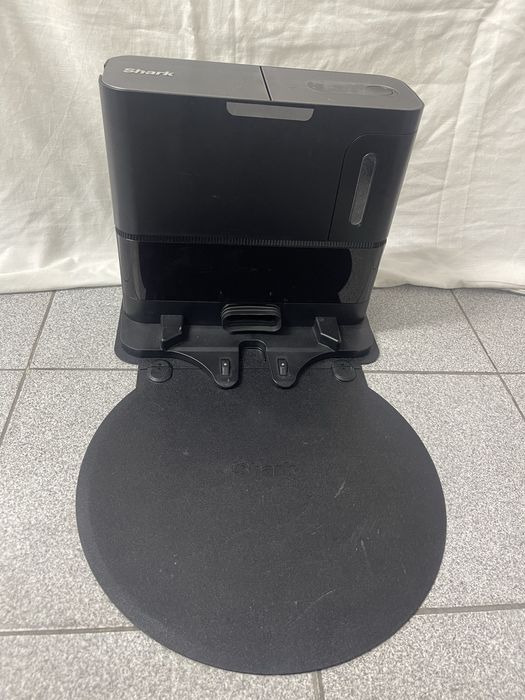 Робот прахосмукачка Shark 2 в 1